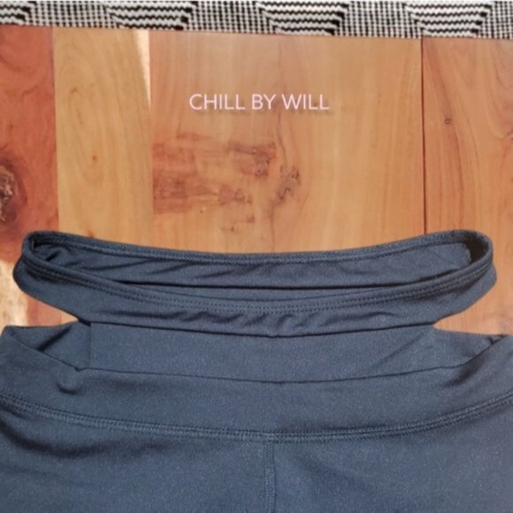 CHILL by WILL•Ankle Leggings with Cut-out Waist- XS - Picture 8 of 13